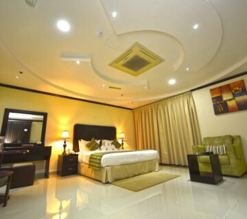 DSC8639 1 360x320
